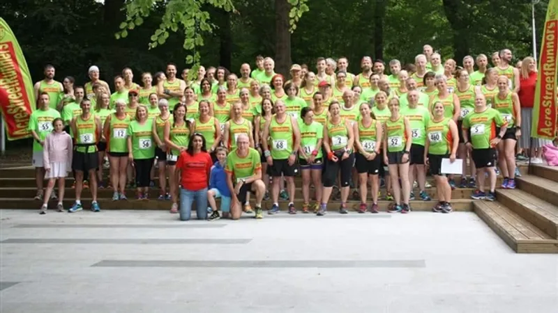 Acre Street Runners in Oakes