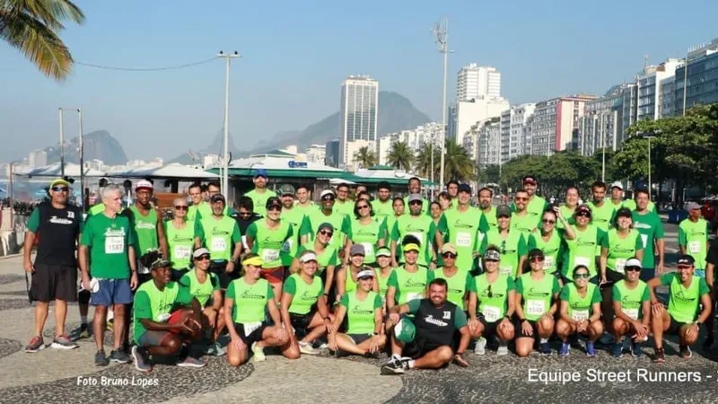 Street Runners in Rio de Janeiro